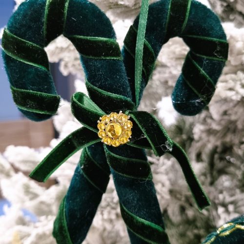 DECORATIUNE BRAD BASTONASE CATIFEA VERDE 13 CM